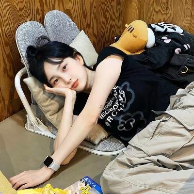 介于两者之间